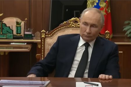 Trump mạnh mẽ kêu gọi Putin thương xót cho binh lính Ukraine ở Kursk