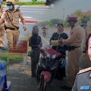 KỊCH BẢN „NUÔI BÉO RỒI THỊT“: CHIẾN THUẬT LÌ XÌ VÀ CÚ CHỐT 60 TỶ